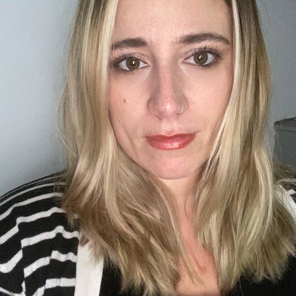 Meet your Posher, Danielle - Picture 1 of 1